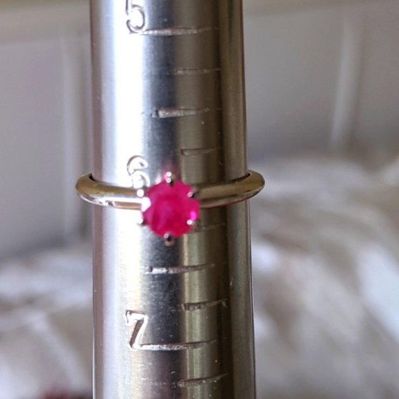 ♥️14K WHITE GOLD RUBY SOLITAIRE ENGAGEMENT RING - Picture 11 of 12